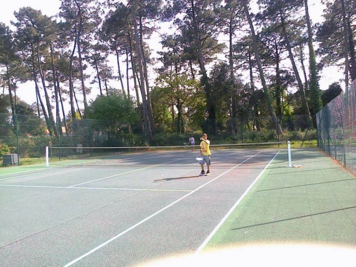 Location de vacances - Chalet à Ondres - Courts de tennis