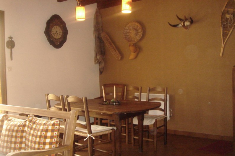 Location de vacances - Chalet à Corrençon-en-Vercors - Coin salle à manger