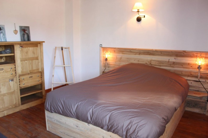 Location de vacances - Gîte à Coucouron - Chambre avec 1 lit en 160 et un lit en 90