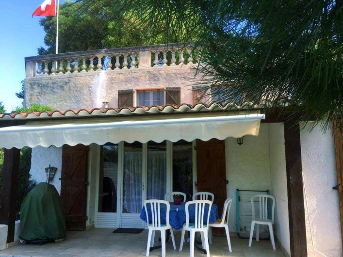 Location de vacances - Mas à Sainte-Maxime - la terrasse - le jardin