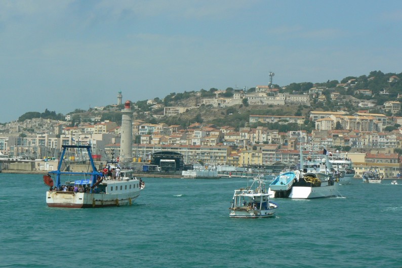 Location de vacances - Studio à Sète - Le port de pêche et le quartier ancien, à 2km de la maison d'hôtes