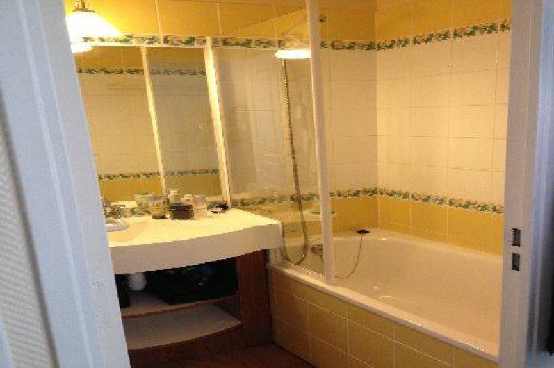 Location de vacances - Appartement à Valmeinier - salle de bains 