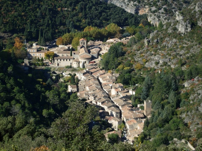 Location de vacances - Gîte à Montpeyroux - à 5km St Guilhem le Désert classé parmi les plus beaux villages de France