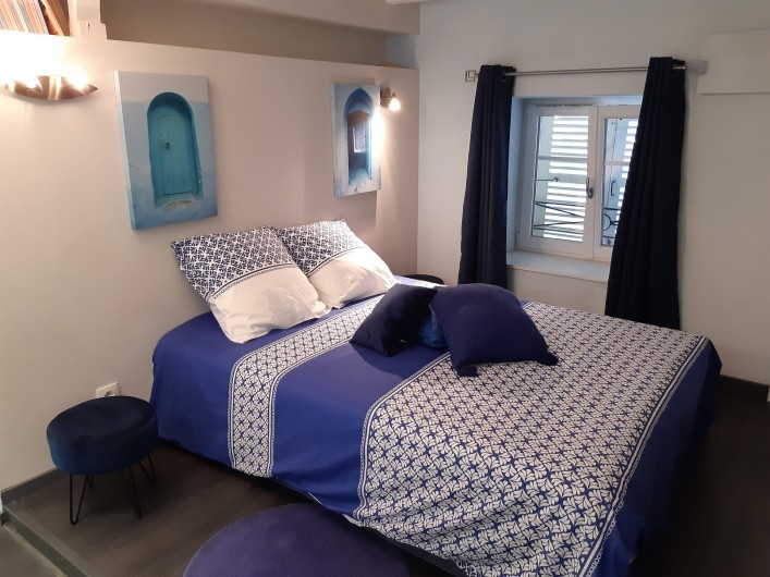 Location de vacances - Appartement à Beaune - 1ère chambre pour y faire des rêves en bleu !