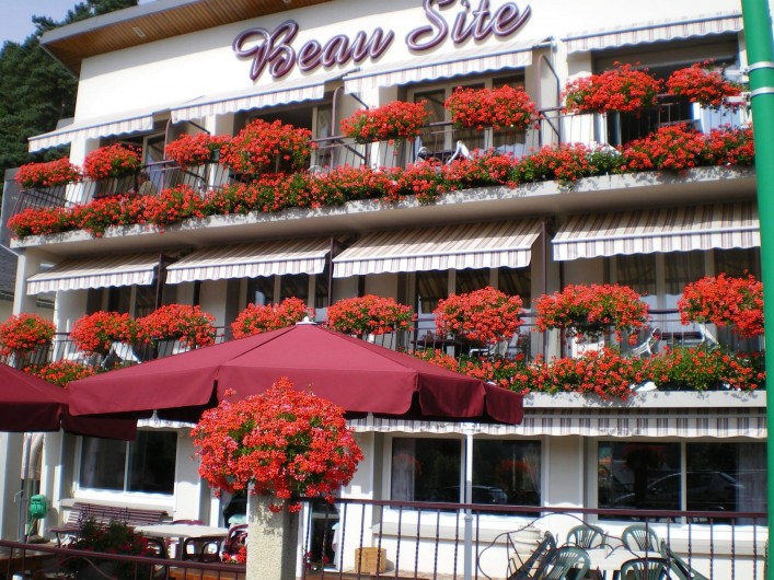Location de vacances - Hôtel - Auberge à Chambon-sur-Lac - 7 chambres balcon