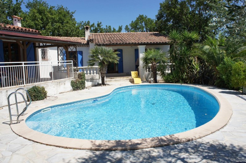 Location de vacances - Villa à Saint-Cézaire-sur-Siagne - villa coté piscine
