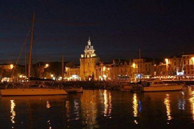 Location de vacances - Appartement à La Rochelle - La Rochelle la nuit