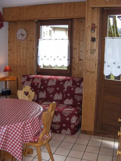 Location de vacances - Appartement à Samoëns - Canapé BZ confortable