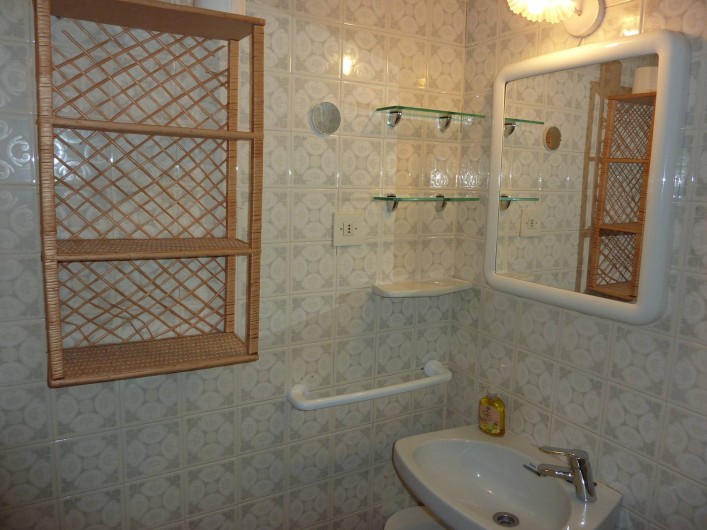 Location de vacances - Appartement à Altea - Petite salle de bain avec WC et douche