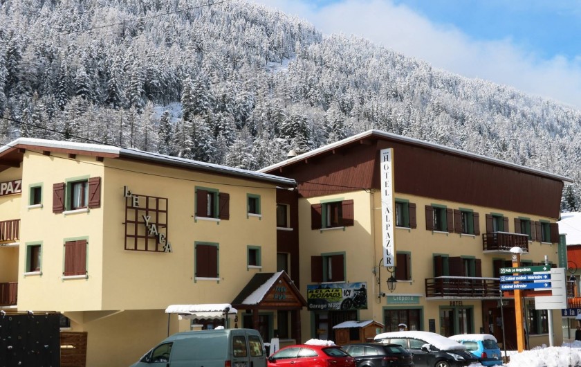 Location de vacances - Hôtel - Auberge à Lanslebourg-Mont-Cenis - Tous les commerces de Val Cenis se trouvent à proximité de l'Alpazur.