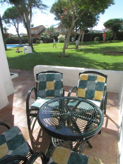 Location de vacances - Villa à Matalascañas - Terrasse Ouest côté jardin/piscine