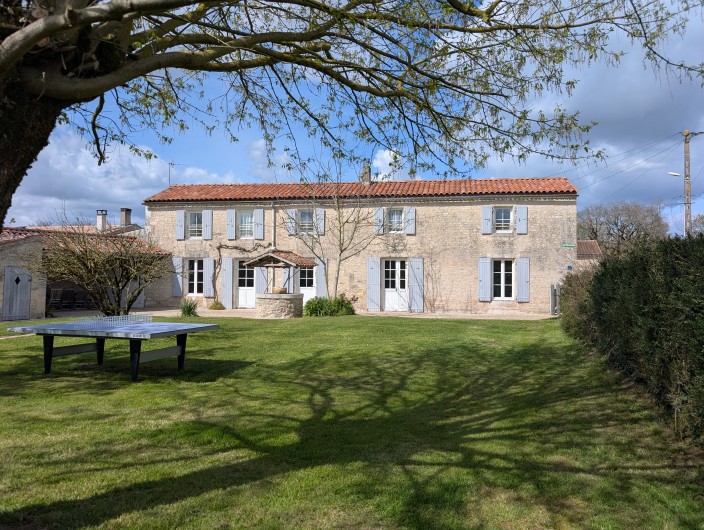 Location de vacances - Gîte à Surgères - La Fermette au début du printemps