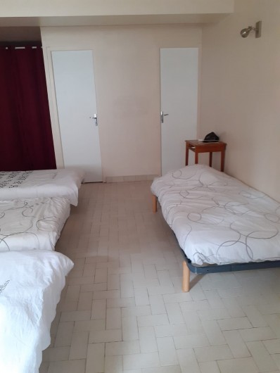 Location de vacances - Appartement à Roussillon-en-Morvan - Chambre