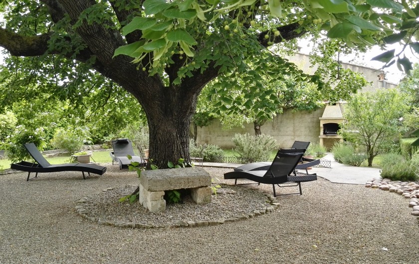 Location de vacances - Gîte à Pernes-les-Fontaines - Cour privative du gîte