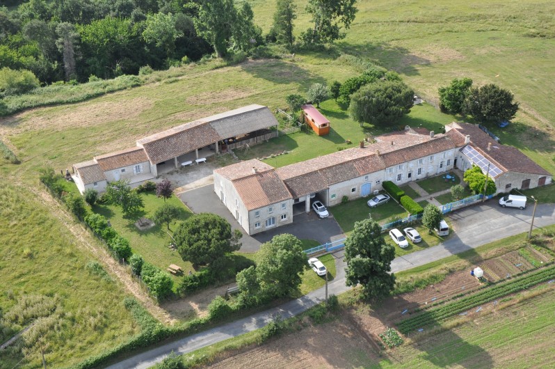 Location de vacances - Gîte à La Gripperie-Saint-Symphorien - Domaine vu du ciel