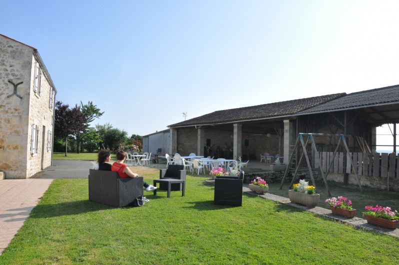 Location de vacances - Gîte à La Gripperie-Saint-Symphorien - Espace extérieur détente commun