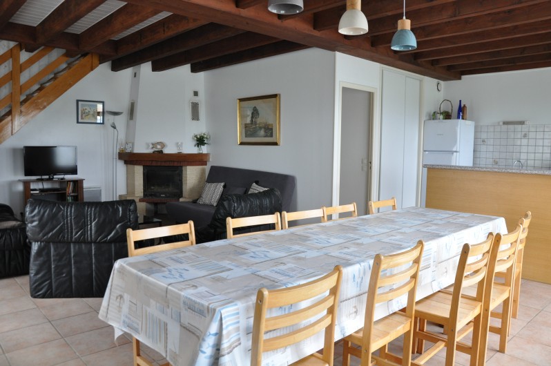 Location de vacances - Gîte à La Gripperie-Saint-Symphorien - Salon/Salle à manger "Aix", 8 personnes