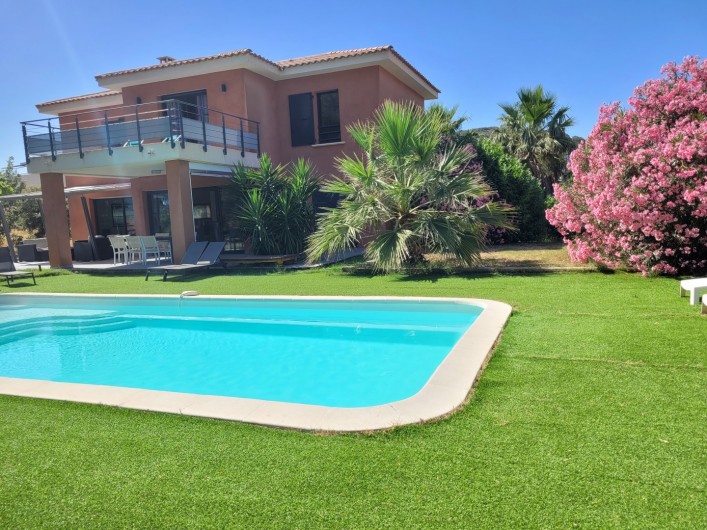 Location de vacances - Villa à Les Issambres - salon exterieur