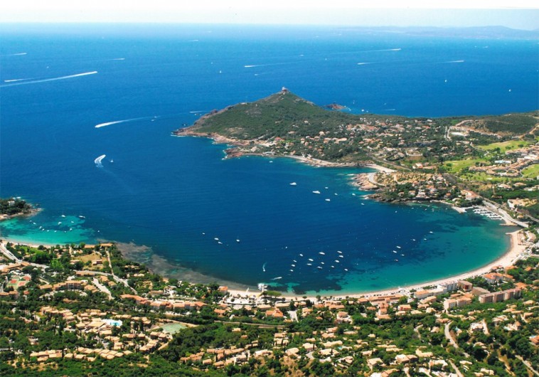 Location de vacances - Villa à Les Issambres - baie d'AGAY et le Cap dramont