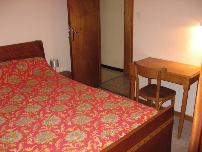 Location de vacances - Appartement à Guillestre - Lit 2 couchages avec placard