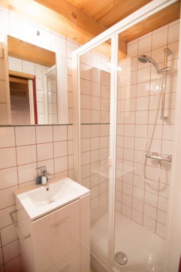 Location de vacances - Appartement à Valloire - salle de douche  1