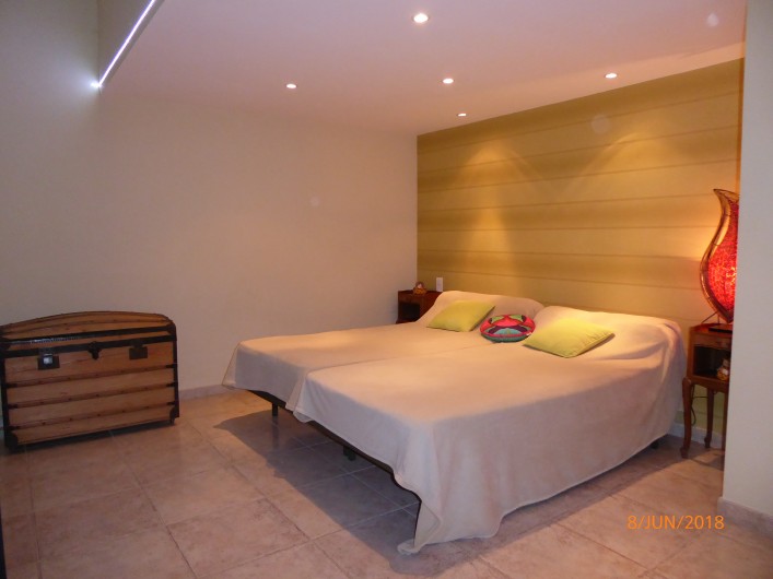 Location de vacances - Mas à Saint-Rémy-de-Provence - chambre 3 lits jumeaux