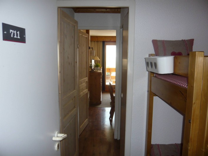 Location de vacances - Appartement à Méribel-Mottaret - vue de l'appartement depuis le couloir