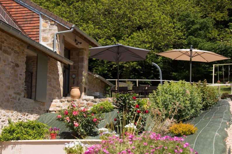 Location de vacances - Villa à Beaulieu-sur-Dordogne - A l'abri du soleil