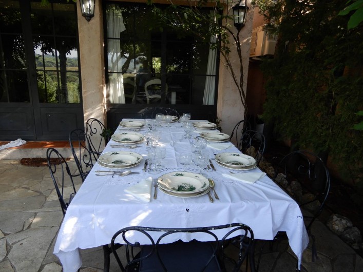 Location de vacances - Chambre d'hôtes à Ramatuelle - Table a manger Terrasse