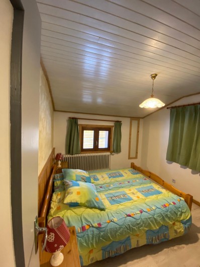 Location de vacances - Chalet à Pralognan-la-Vanoise - chambre 1 lit 140