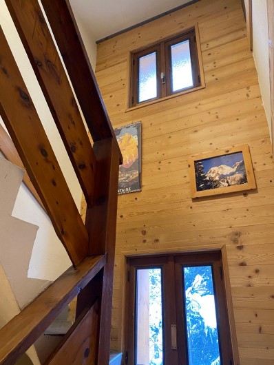 Location de vacances - Chalet à Pralognan-la-Vanoise - montée escalier