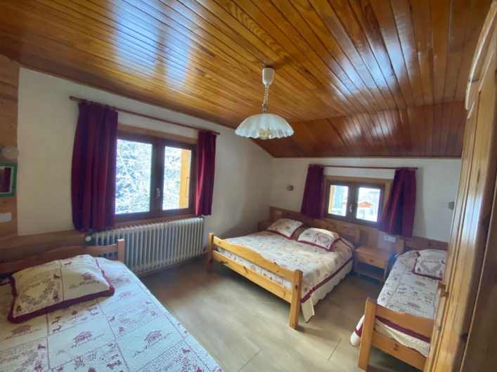 Location de vacances - Chalet à Pralognan-la-Vanoise - chambre 3 lits