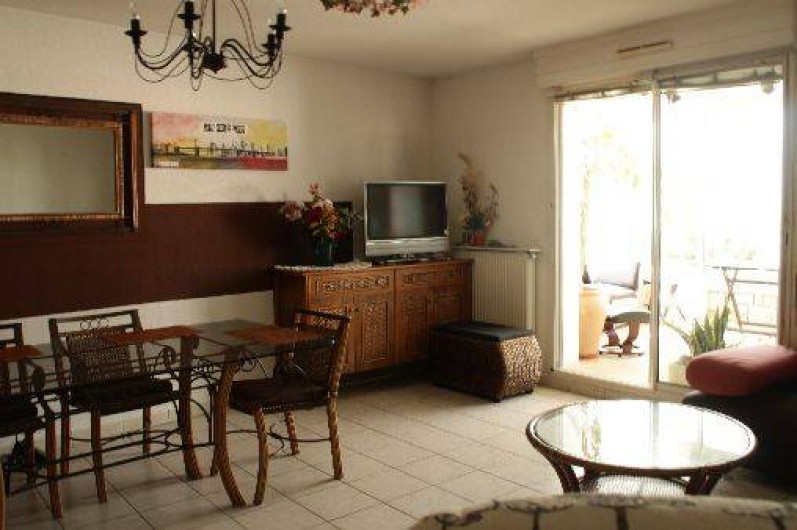 Location de vacances - Appartement à Sète - la 2 eme vue de la salle à manger