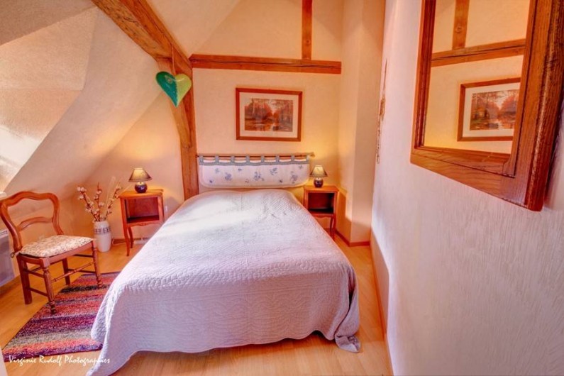 Location de vacances - Villa à Jebsheim - Une deuxième chambre a l'étage avec un lit double..
