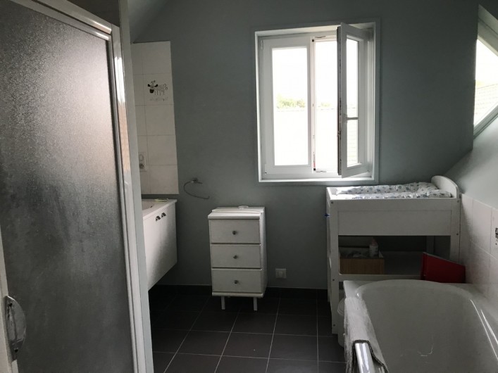Location de vacances - Villa à Le Touquet-Paris-Plage - salle de bain et douche wc attenante à la grande chambre