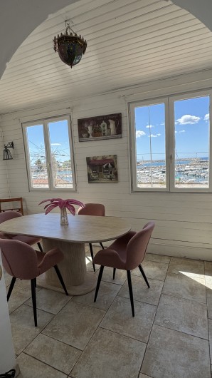 Location de vacances - Villa à Marseille - salle à manger à l'étage