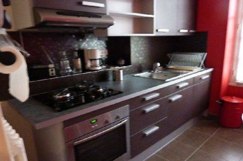 Location de vacances - Appartement à Saint-Malo - Cuisine : Four électrique   Lave-vaisselle Grill pain Bouilloire électrique