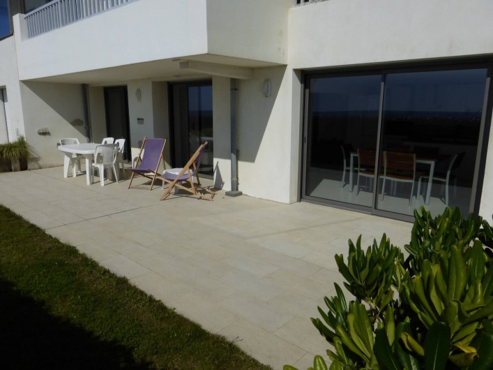 Location de vacances - Appartement à Soorts-Hossegor - appartement n°1: la terrasse Ouest avec les 3 grandes baies vitrées