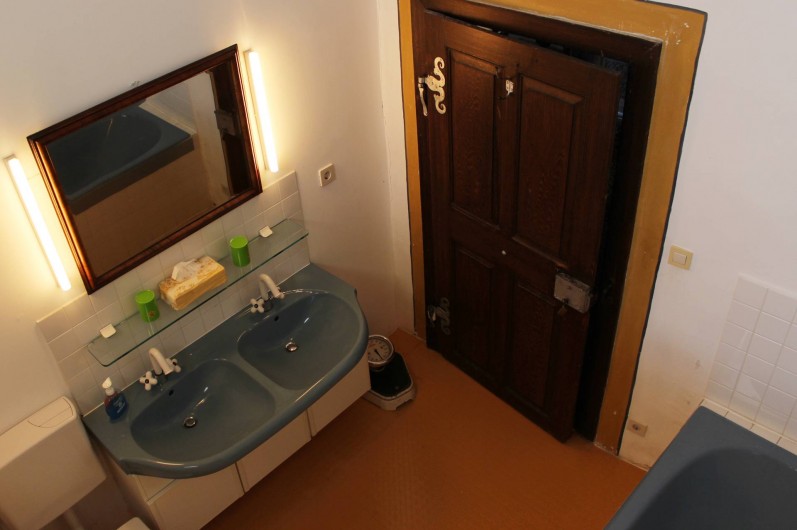 Location de vacances - Appartement à Unsleben - la salle de bain: avec bain, toilettes.