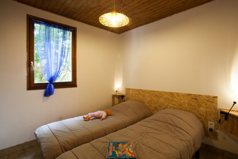 Location de vacances - Gîte à Calviac-en-Périgord - chambre n°1 2 lits en 80 ou 1 lit en 160