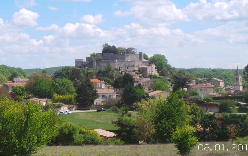 Location de vacances - Gîte à Mane - la forteresse de Mane qui surplombe le vieux village