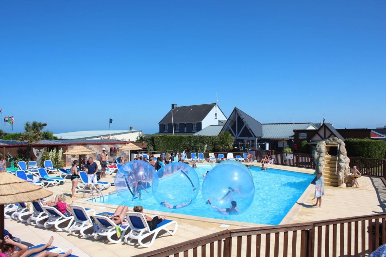 Location de vacances - Bungalow - Mobilhome à Ravenoville Plage - Piscine extérieure chauffée avec animations Aquabulles!