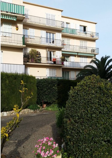 Location de vacances - Appartement à Cannes - Vue de l'extèrieur coté salon