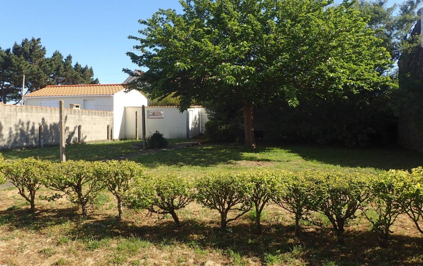 Location de vacances - Villa à Saint-Hilaire-de-Riez - 650m2 de jardin derrière la maison sans vis a vis très bien entretenu