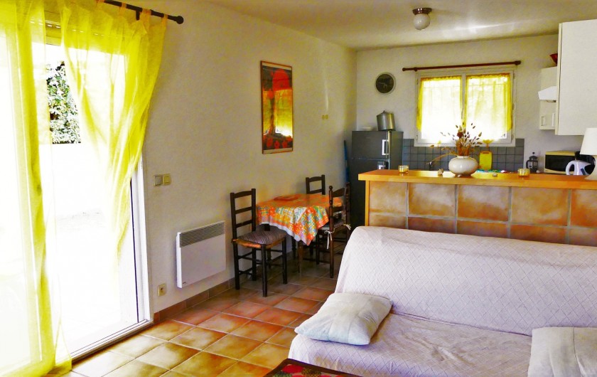 Location de vacances - Villa à Frontignan - Salon avec clic clac et accès à la terrasse