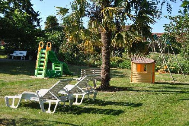 Location de vacances - Gîte à Duffort - Pelouse & jeux