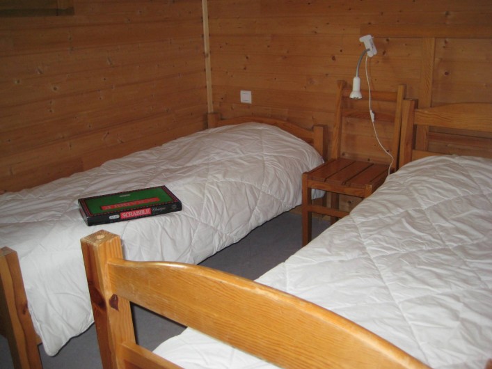 Location de vacances - Chalet à Le Malzieu-Ville - 1 chambre:  2 lits 1 place superposable ou côte a côte