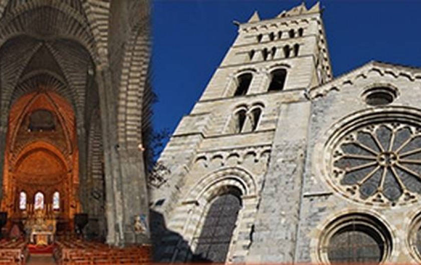 Location de vacances - Villa à Embrun - La magnifique cathédrale, au milieu du centre historique d'Embrun
