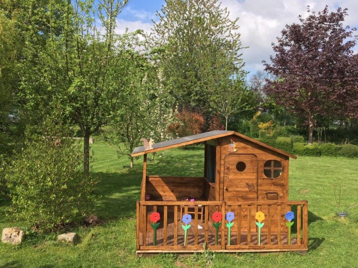 Location de vacances - Gîte à Beauval-en-Caux - cabane des enfants dans le parc