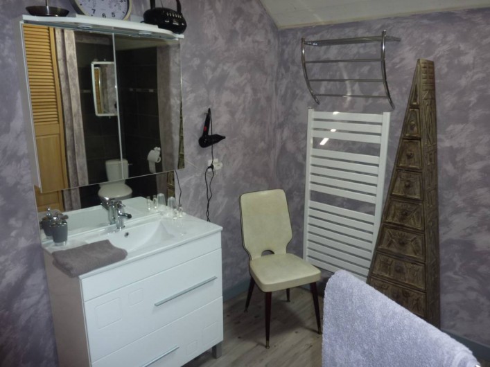 Location de vacances - Chambre d'hôtes à Aubigny-au-Bac - salle de bain